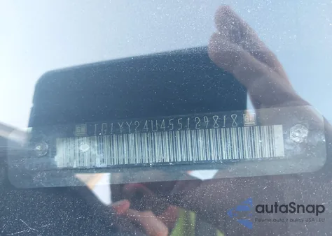 2005 Chevrolet Corvette z USA, uszkodzony, nr VIN 1G1YY24U455129818